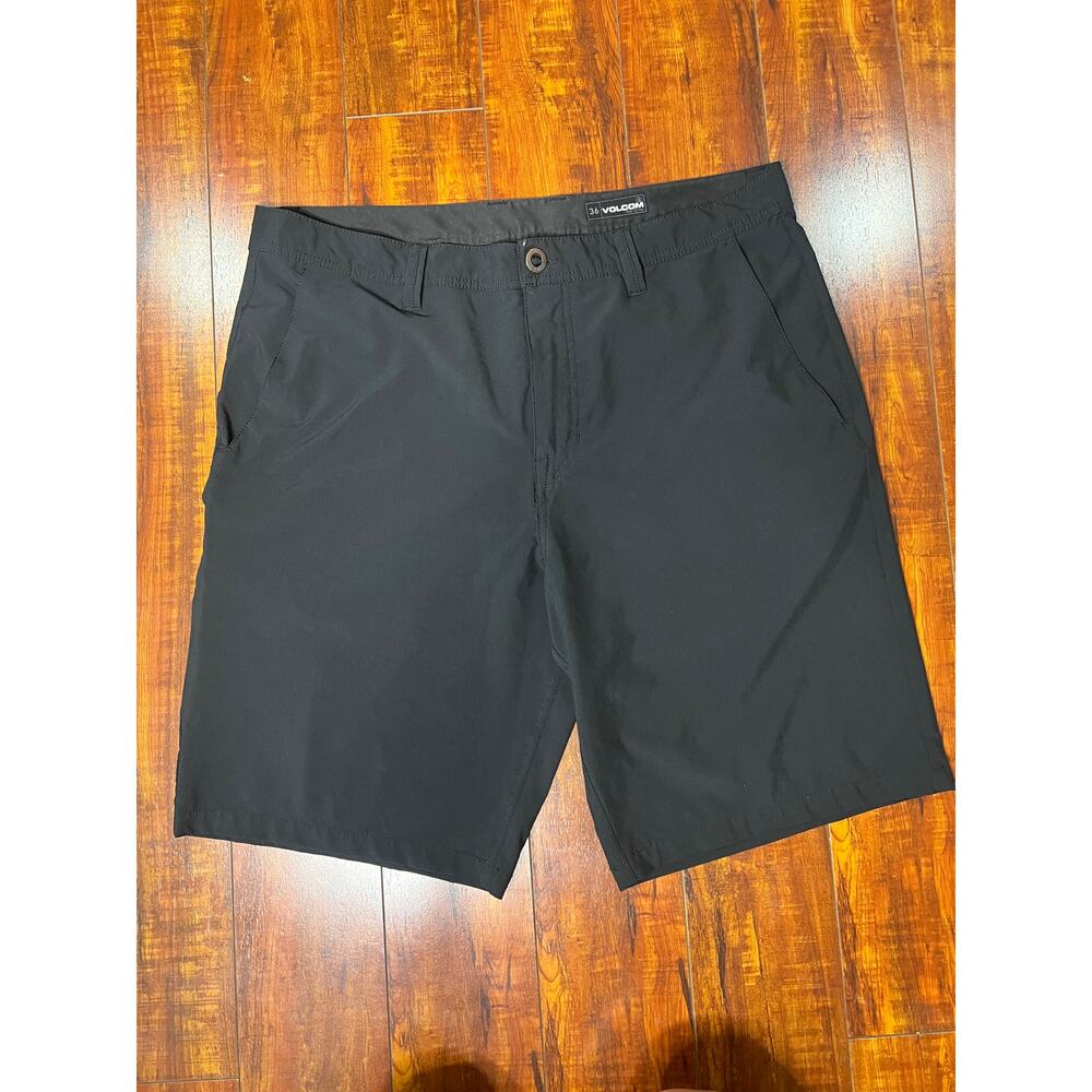Volcom Men’s Black Hybrid Chino Shorts Size 36 Golf Skate Performance 10” - Picture 2 of 8